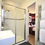 Pensionat St John's Incl Off-site Leisure Club 4*