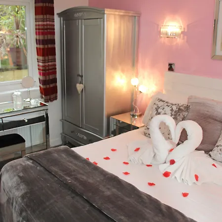 St John's Incl Off-site Leisure Club 4* ウィンダミア