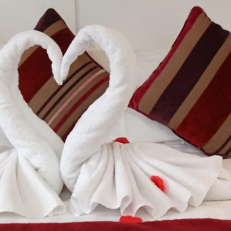 ゲストハウス St John's Incl Off-site Leisure Club 4*