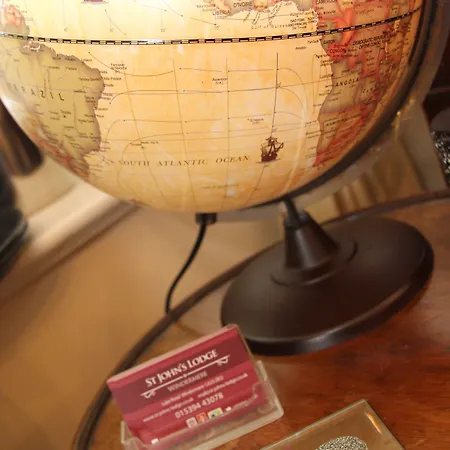 St John's Incl Off-site Leisure Club ゲストハウス 4*