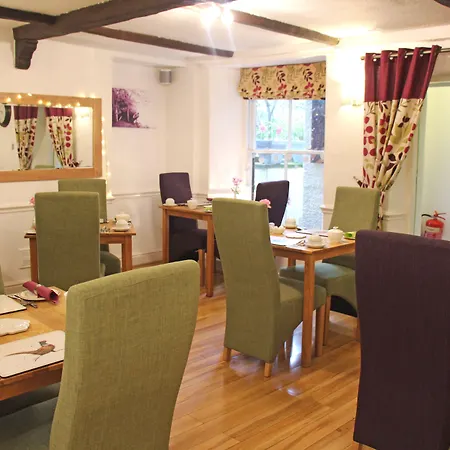 St John's Incl Off-site Leisure Club 招待所