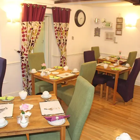 St John's Incl Off-site Leisure Club 招待所 4*