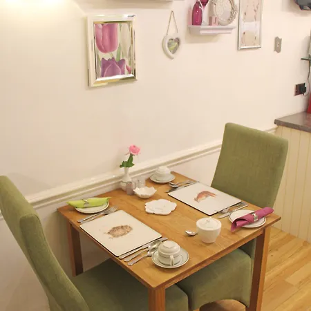 ゲストハウス St John's Incl Off-site Leisure Club 4*