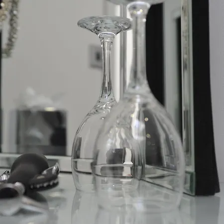 St John's Incl Off-site Leisure Club ゲストハウス