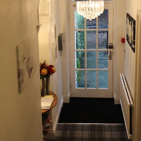 St John's Incl Off-site Leisure Club ゲストハウス ウィンダミア