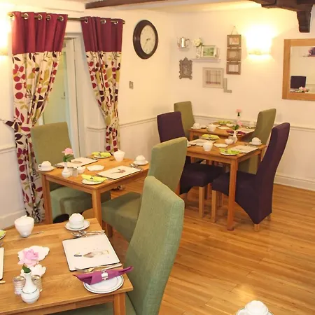 St Johns 4* Windermere