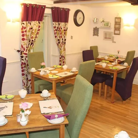 St John's Incl Off-site Leisure Club ويندرمير